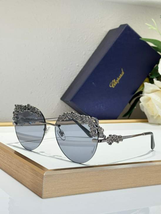 Picture of Chopard Sunglasses _SKUfw69413029fw